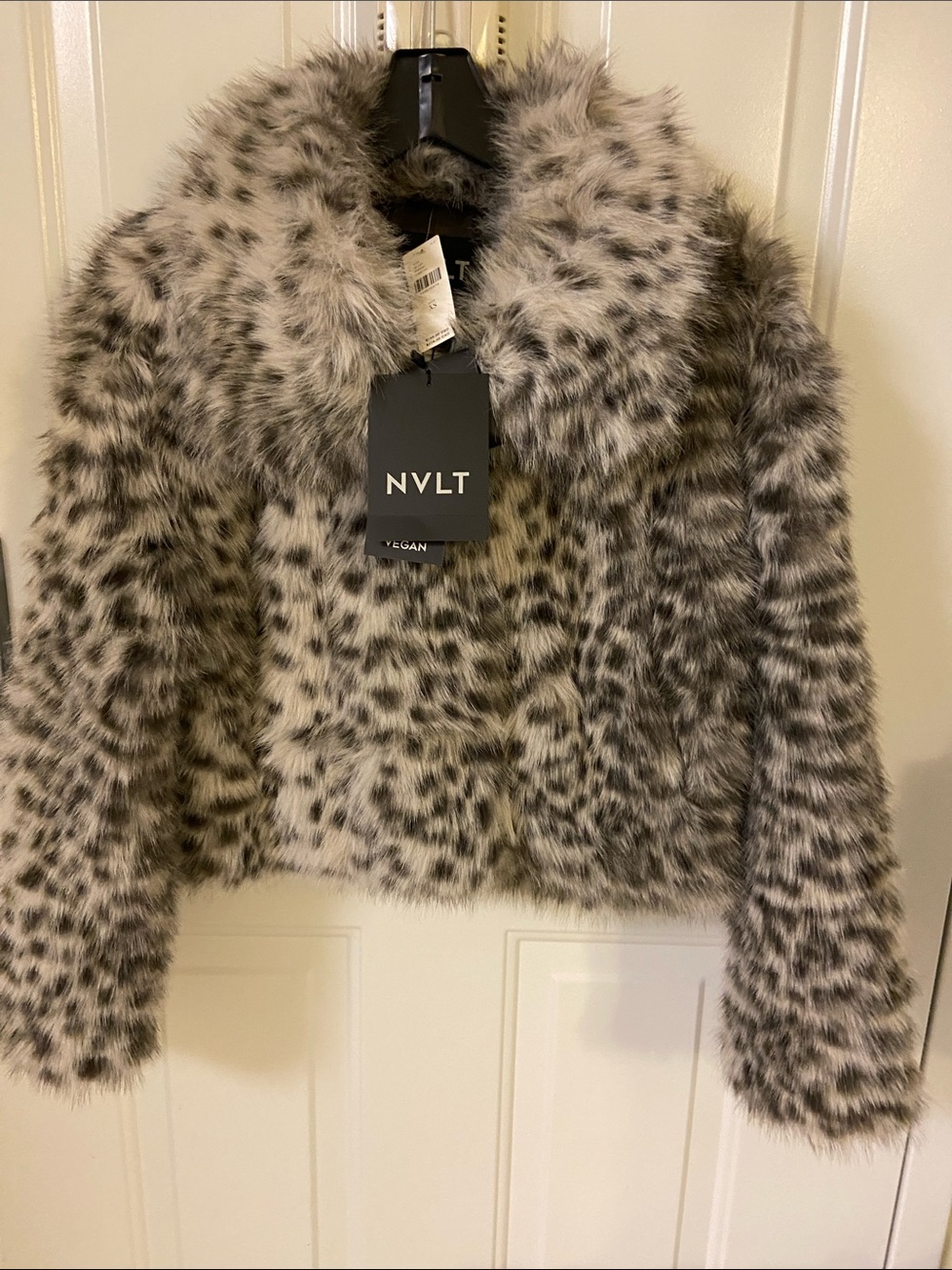 Leopard-Print Faux Fur Cropped Jacket in Gray and Black